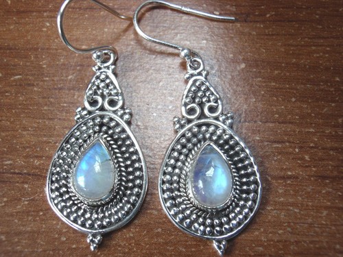 Moonstone 100 dots accented - moonstone, 100-dots